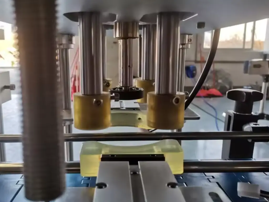 can packing machine